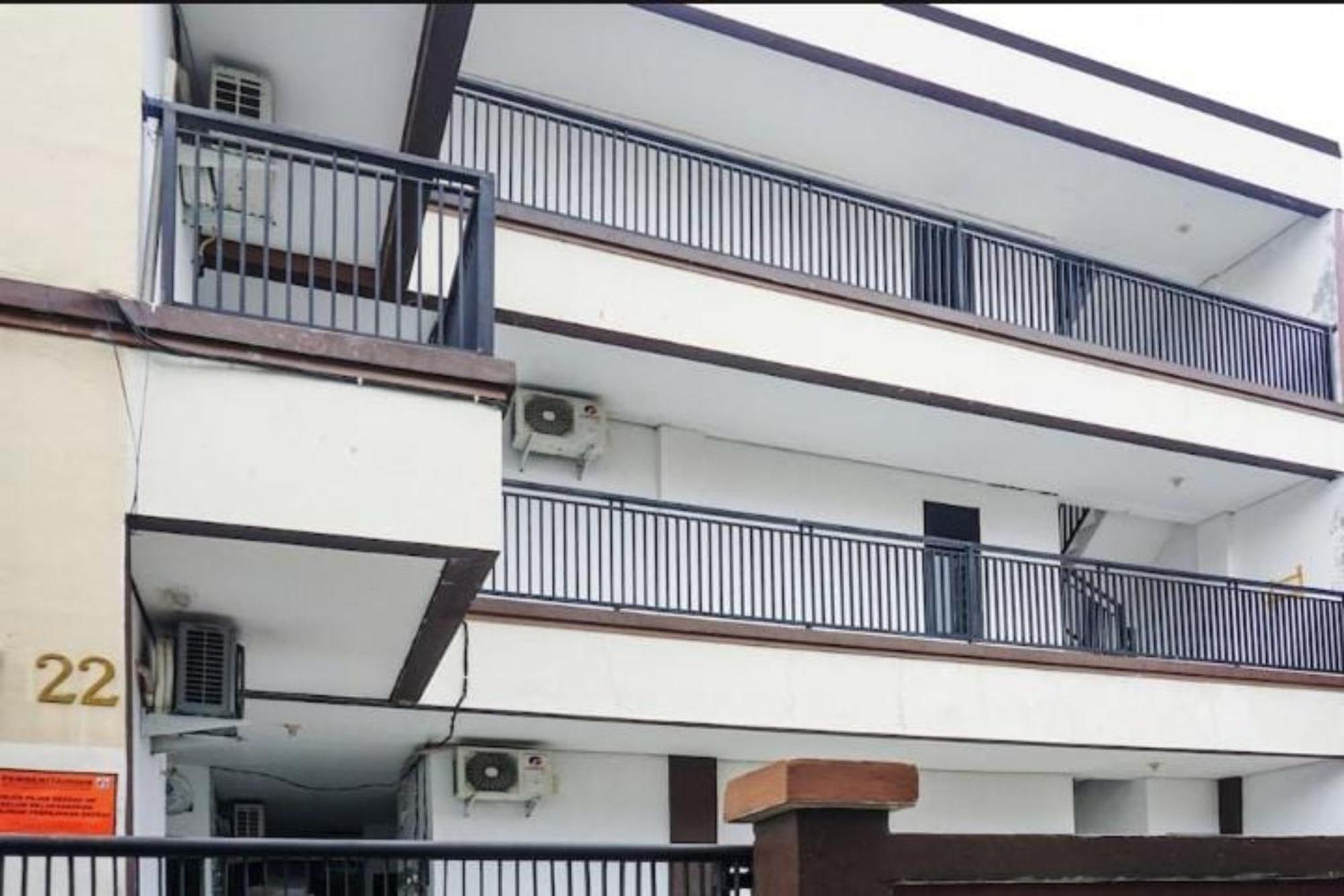 Oyo 93540 Bintang Residence 2 Джакарта Екстериор снимка